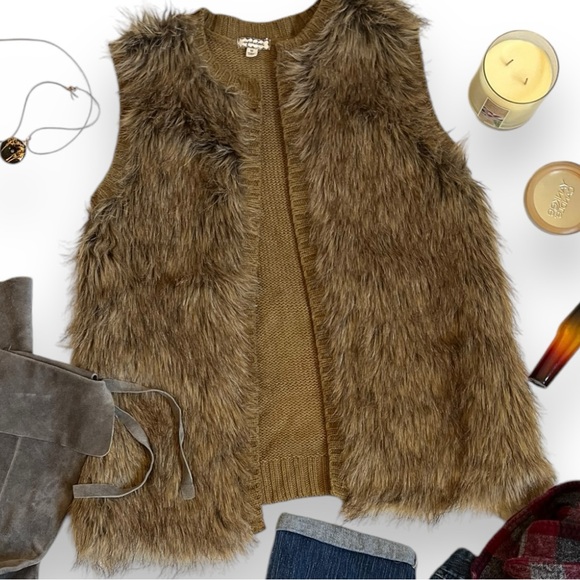 Cozy Eyeshadow Faux Fur Sweater Cardigan Vest Sz M - Picture 2 of 15